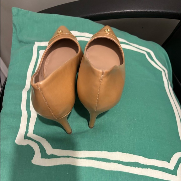 Tory Burch Nude/Tan Leather Stiletto Pumps Size 6 - Picture 12 of 16